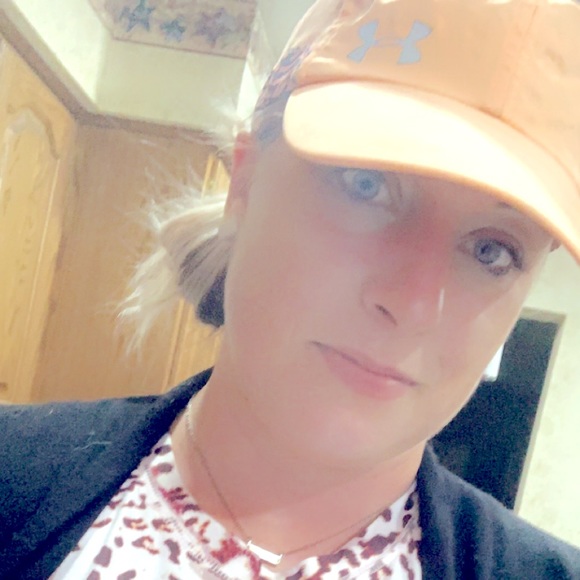 Meet your Posher, Katie - Picture 2 of 6